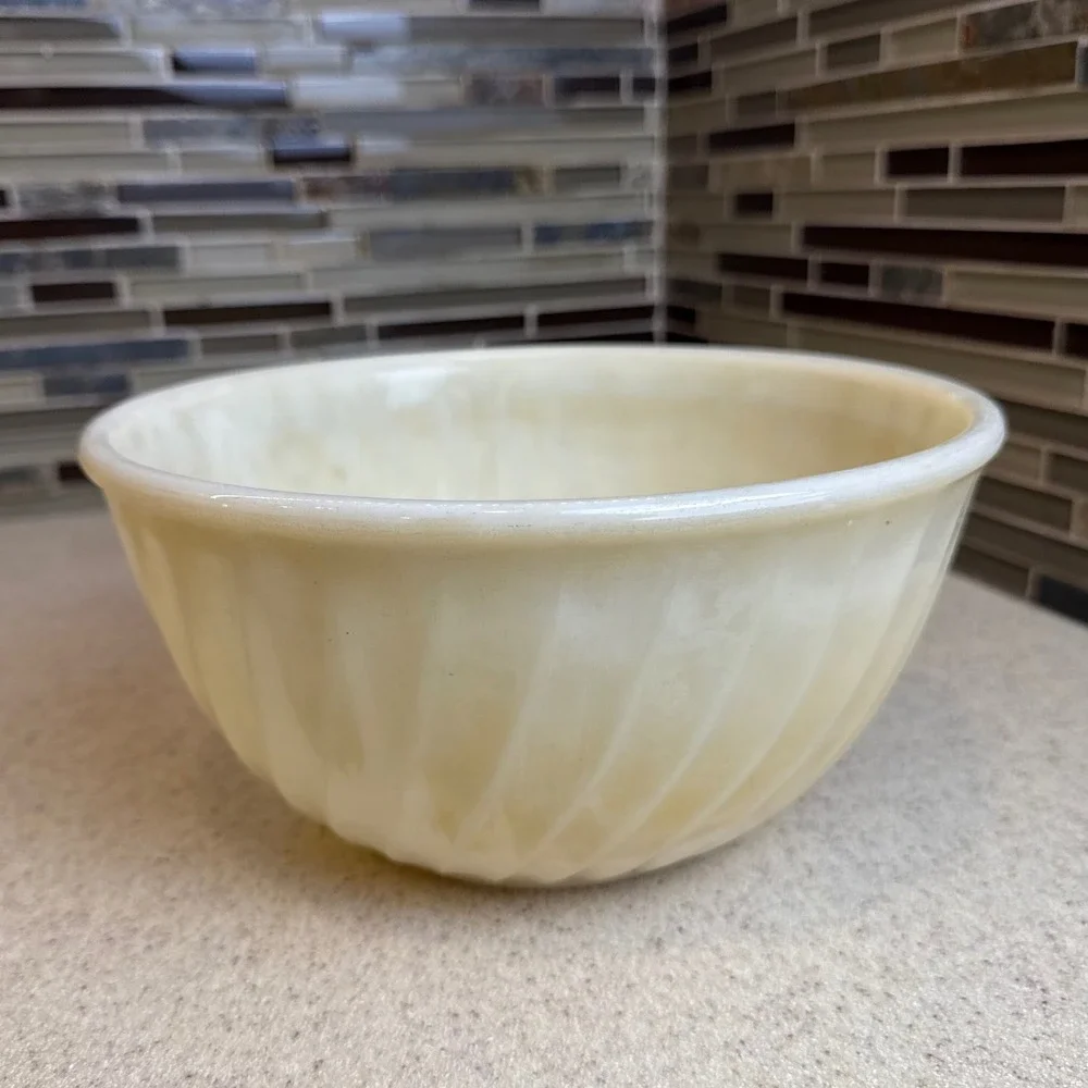 Vintage 1950s Fire-King Oven Ware Milk Glass Swirl Mixing Bowl Ivory 9